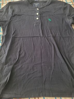 Abercrombie and Fitch Henley Shirt Size Large Black/Green Embroidered Moose Logo